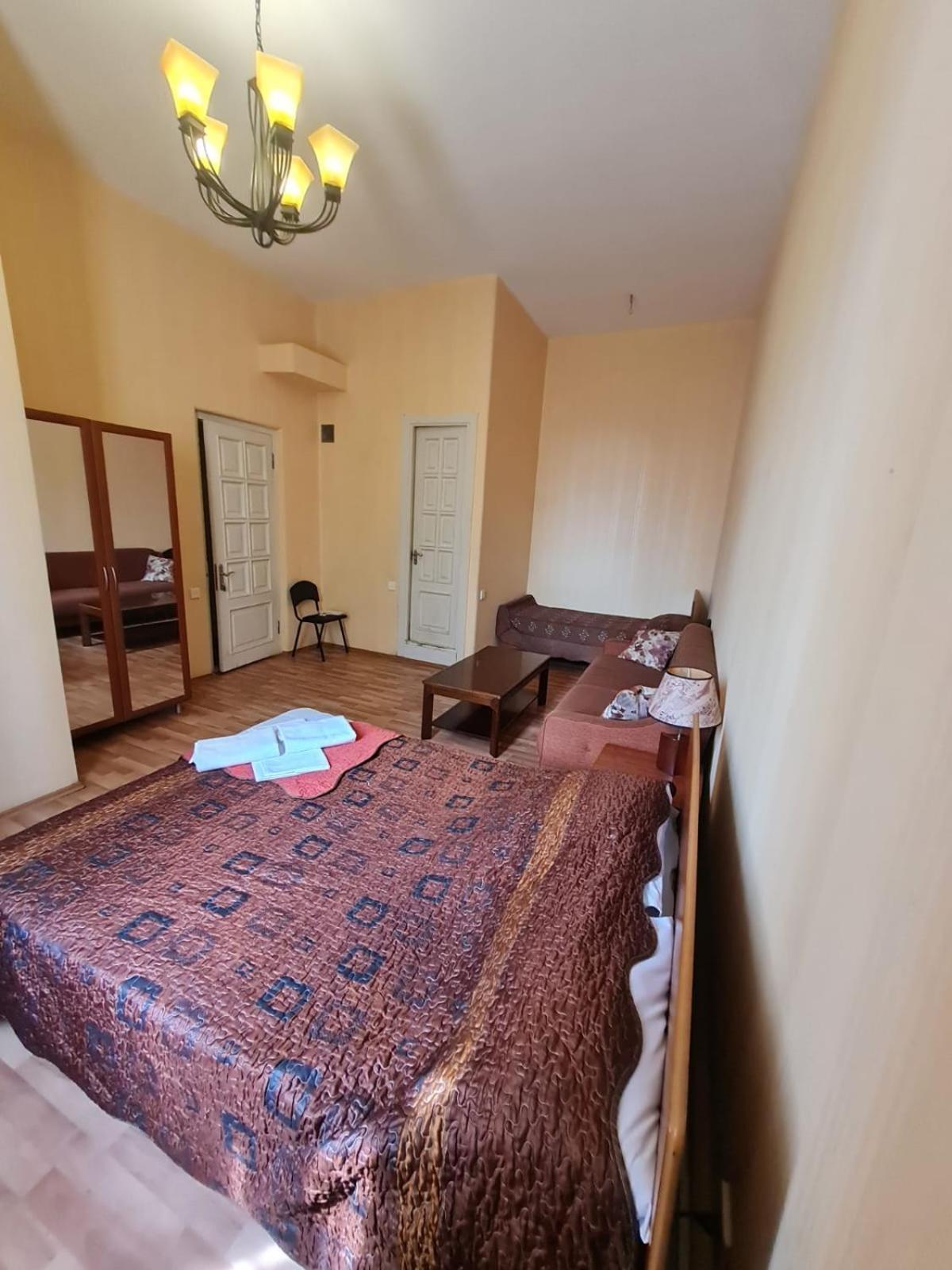 Piano Hotel Tbiliszi Kültér fotó